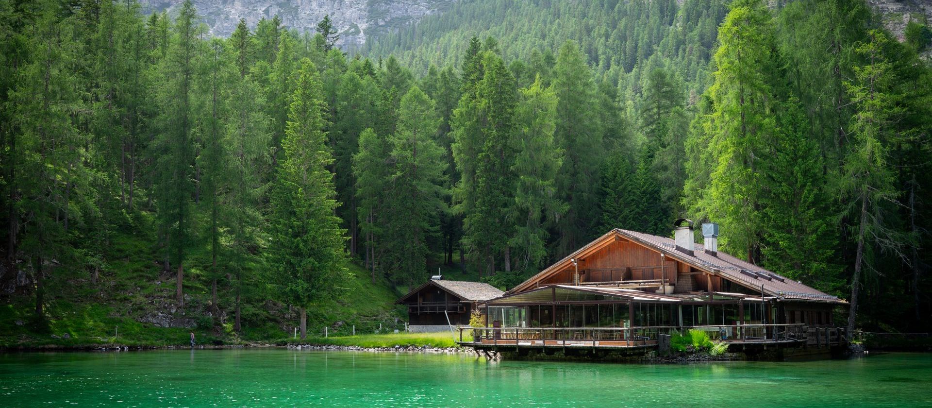 Yazın serin yayla, berrak göl